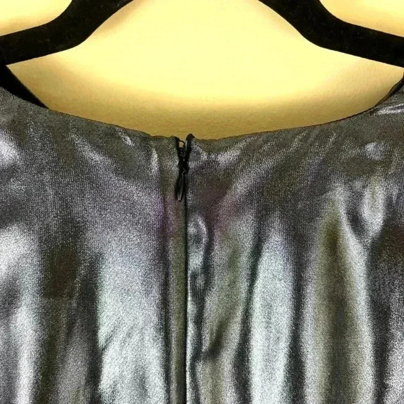 NWT Bar III Metallic Silver “80’s” Lamé Rouge Shoulder Pad Mini DressSize L - Picture 12 of 15